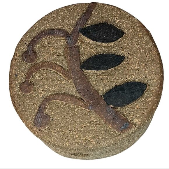 Pottery Wall Pocket Branch Leaves Berries Brown Neutral Cokors Signed Christy - Picture 1 of 10